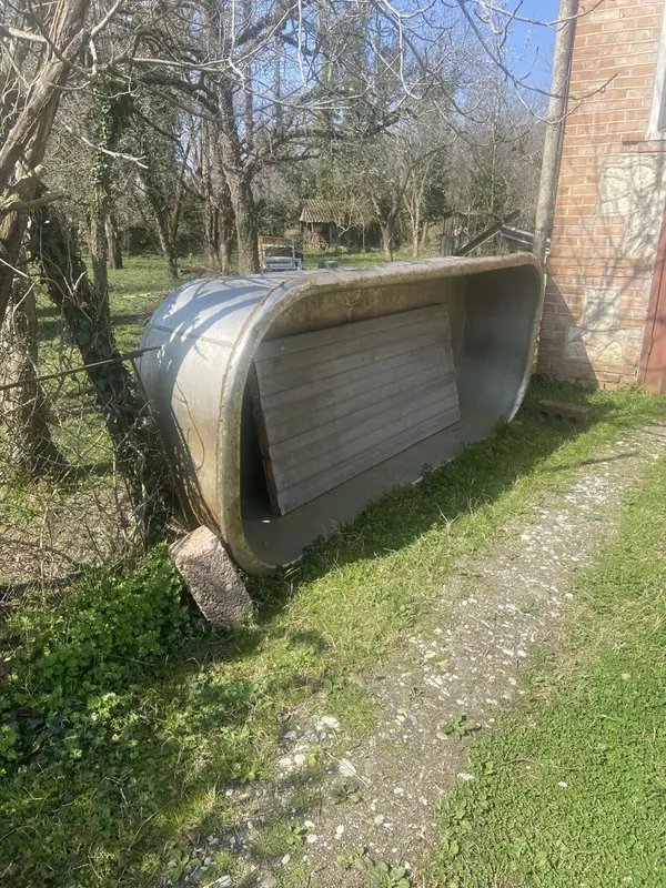 უჟანგავი ლითონის 2.5-ტონიანი აუზი (ნერჟავეიკა)